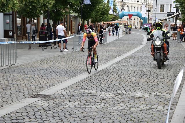 持瓜迪奧拉 持瓜迪奧拉