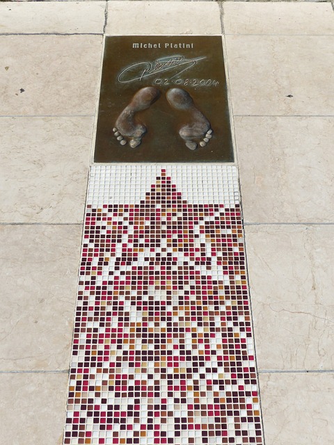 伯克被认为 伯克被认为